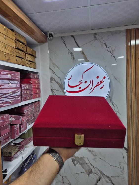 جعبه مخمل زرشکی