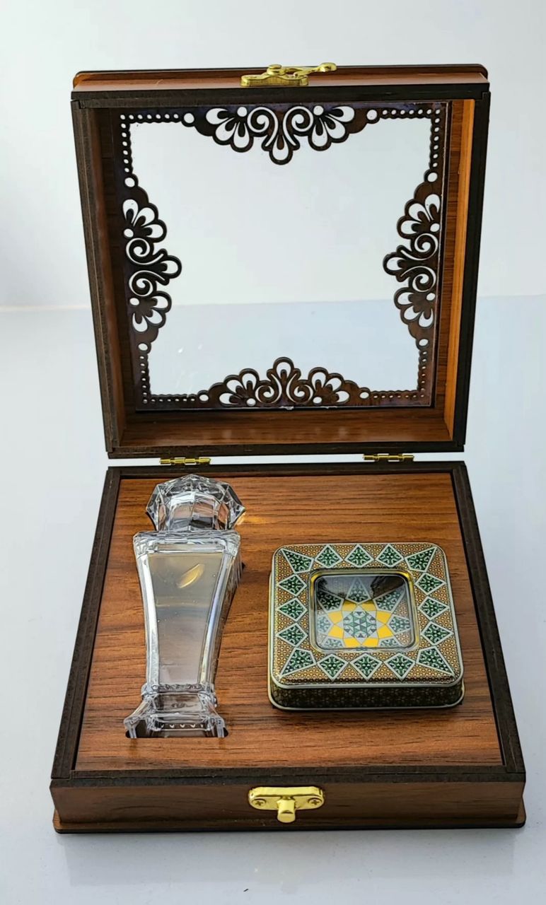 جعبه کادویی زعفران سحرخیز