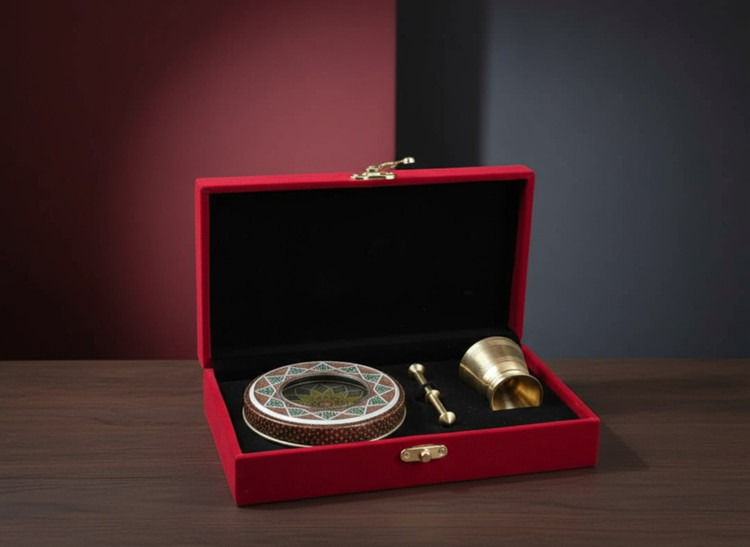 جعبه مخملی قرمز