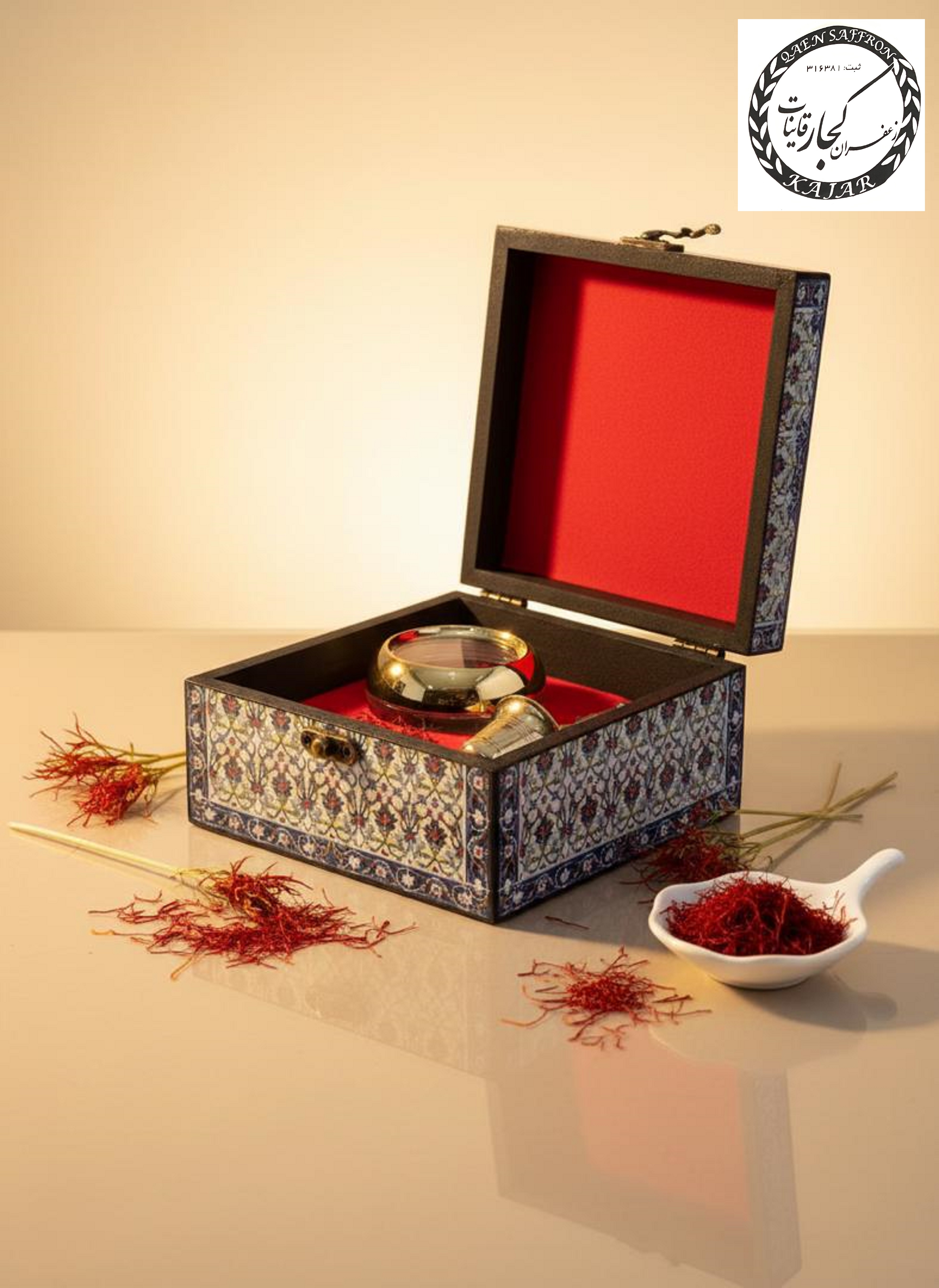 پک هدیه چوبی طرح مروارید با یک مثقال زعفران