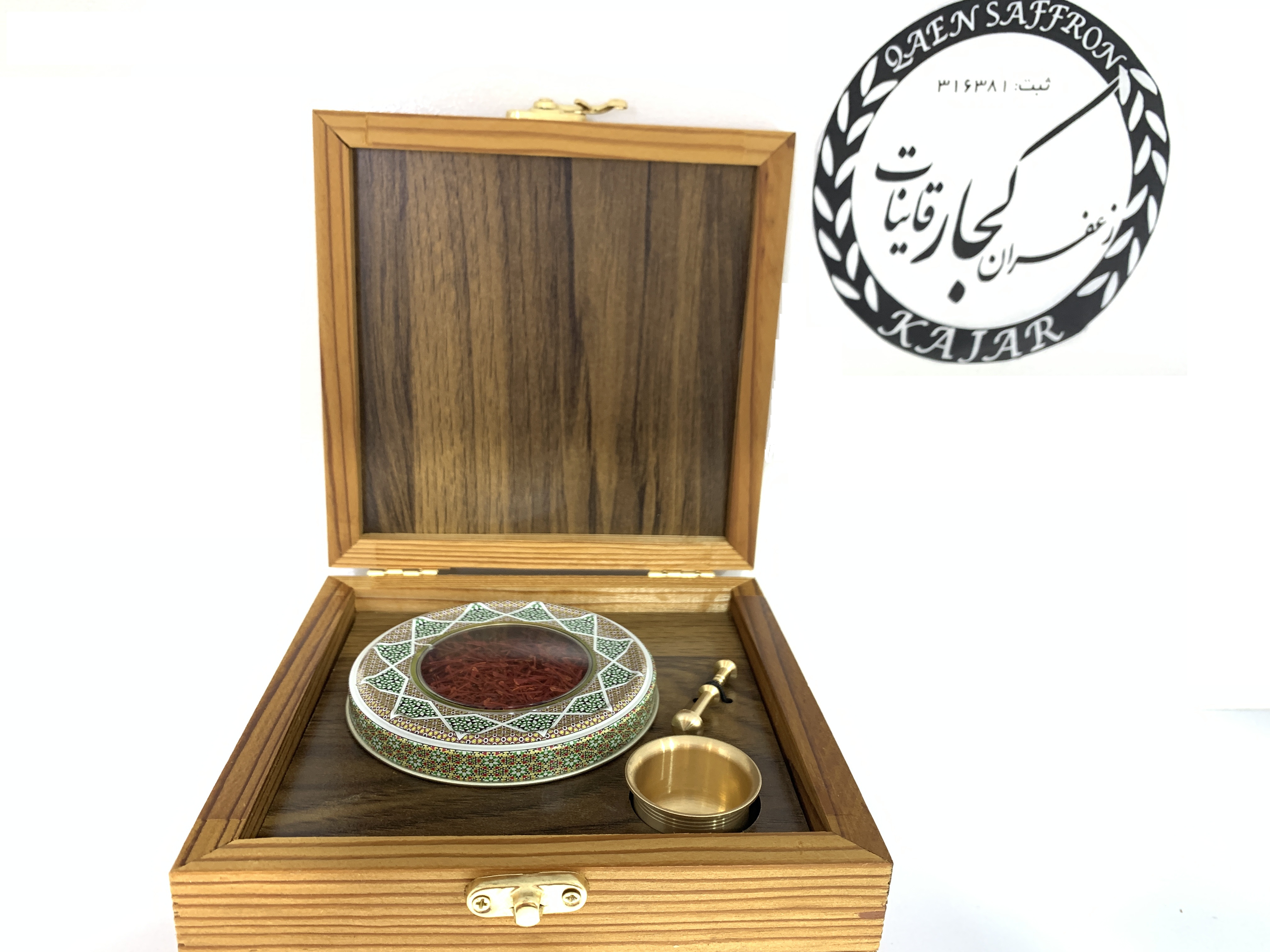پک هدیه چوبی با نیم مثقال زعفران